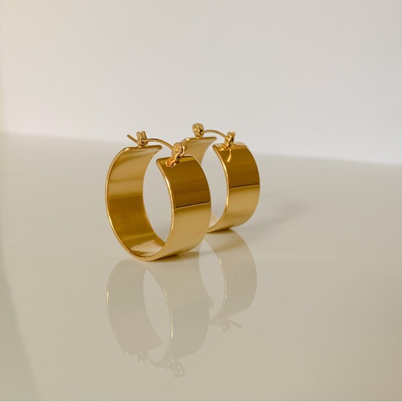 18k gold chunky hoop earrings, Gold Hoop Earrings, simple gold earrings - Picture 2 of 4